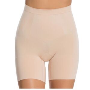 SPANX Oncore mid rise short! NEW
